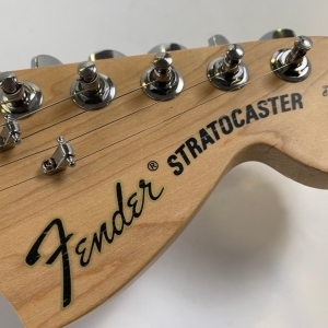 Fender Highway One Stratocaster HSS with Rosewood Fretboard 2007 Midnight Wine Transparent