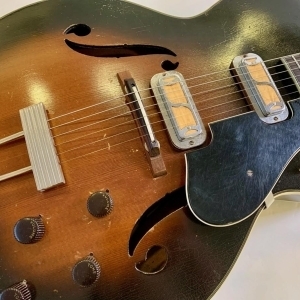 Harmony H70 Meteor 1960 Sunburst