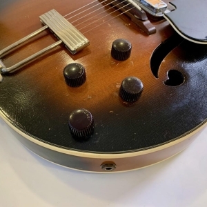 Harmony H70 Meteor 1960 Sunburst