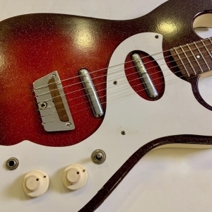 Silvertone 1457 Redburst 1965