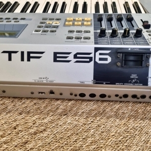 Yamaha Motif ES 6 Production Synthesizer