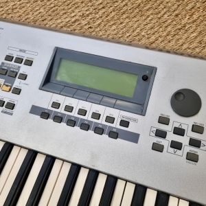 Yamaha Motif ES 6 Production Synthesizer