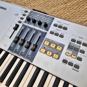 Yamaha Motif ES 6 Production Synthesizer