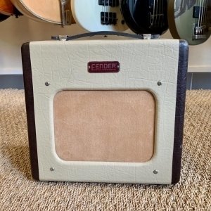 Fender Champion 600 5-Watt 1x6" Guitar Combo