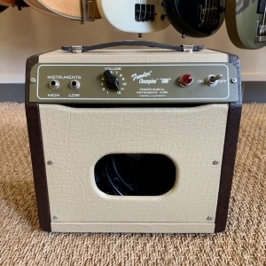 Fender Champion 600 5-Watt 1x6" Guitar Combo