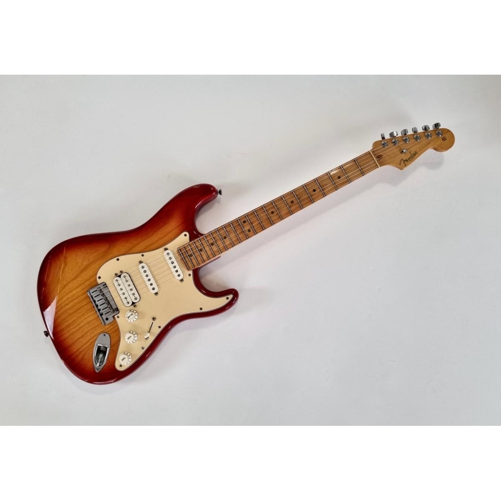 Fender American Standard Stratocaster HSS with Maple Fretboard 2004 Sienna Sunburst