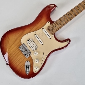 Fender American Standard Stratocaster HSS with Maple Fretboard 2004 Sienna Sunburst