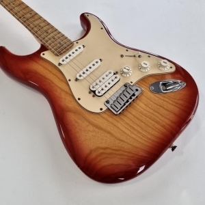 Fender American Standard Stratocaster HSS with Maple Fretboard 2004 Sienna Sunburst