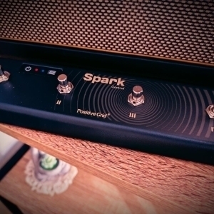 Cort GT290 FAT + Ampli Spark