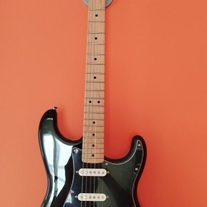 Squier / Boss Pack guitare électrique