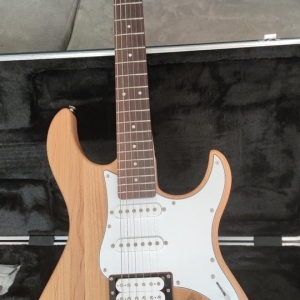 Yamaha Pacifica 112V YNS RL