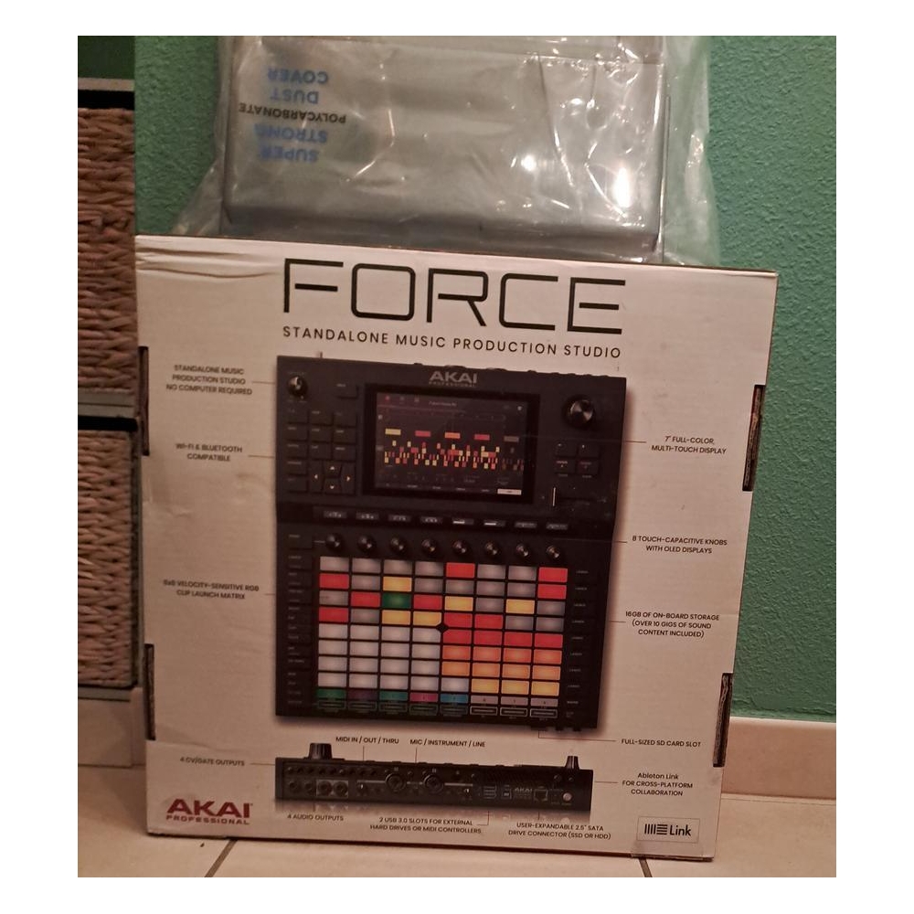 AKAI Professional Force