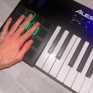 Alesis VI49 - clavier midi et contrôleur usb