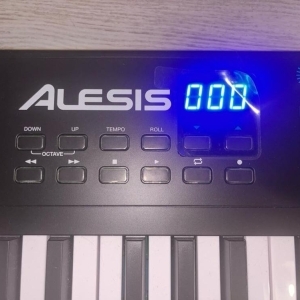 Alesis VI49 - clavier midi et contrôleur usb