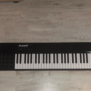 Alesis VI49 - clavier midi et contrôleur usb