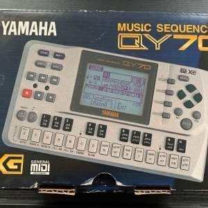 YAMAHA QY 70 Séquenceur - Arrangeur - Module de sons