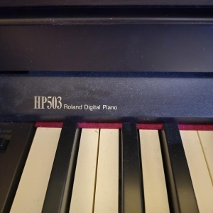 Roland HP 503 Piano numérique