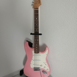 Squier by Fender Stratocaster