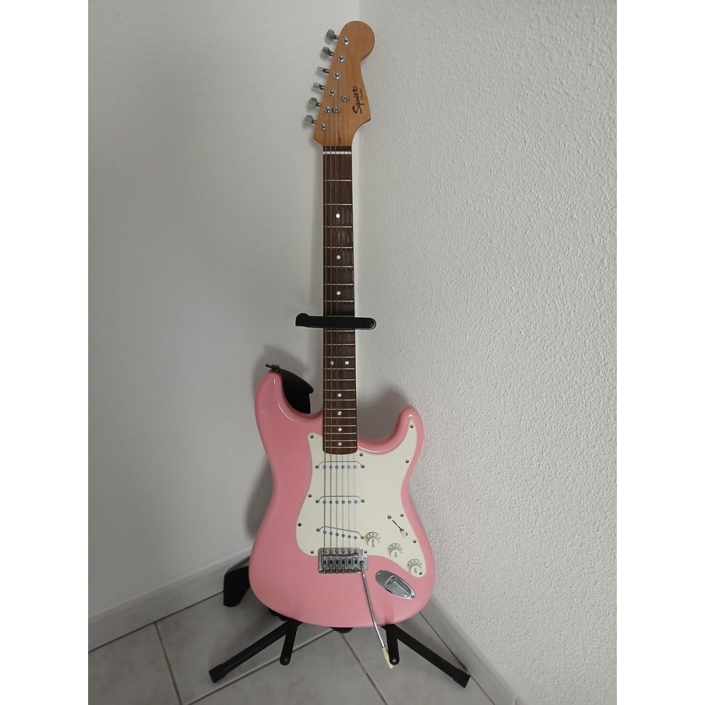 Squier by Fender Stratocaster