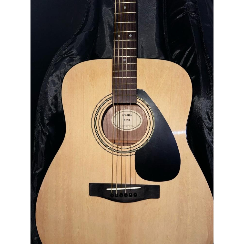 Yamaha f310 Guitare