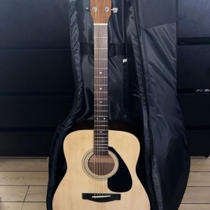 Yamaha f310 Guitare