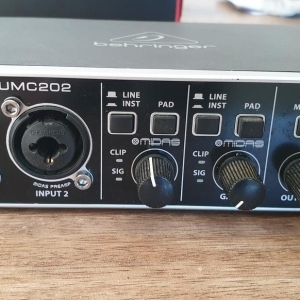 Behringer U-Phoria UMC202