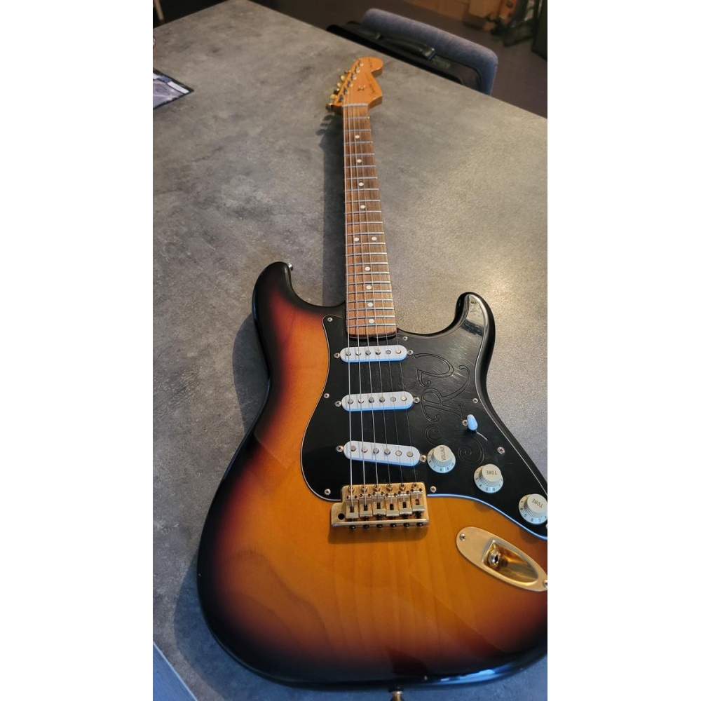 Fender stratocaster srv us