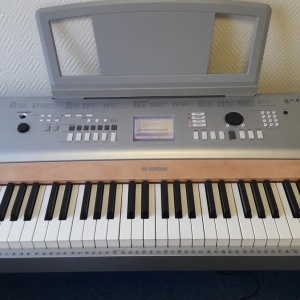 Yamaha DGX-620