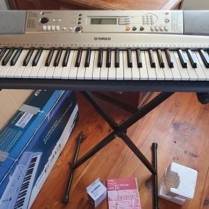 Yamaha PSR-E313 Clavier-Arrangeur