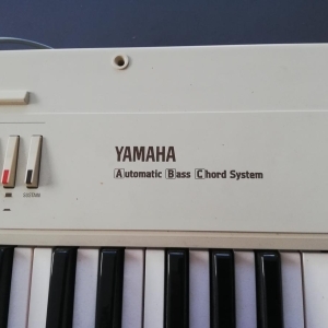 Piano synthétiseur portable Yamaha Keyboard PS 20