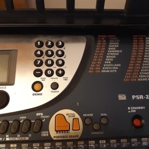 Synthetiseur Yamaha  PSR 270