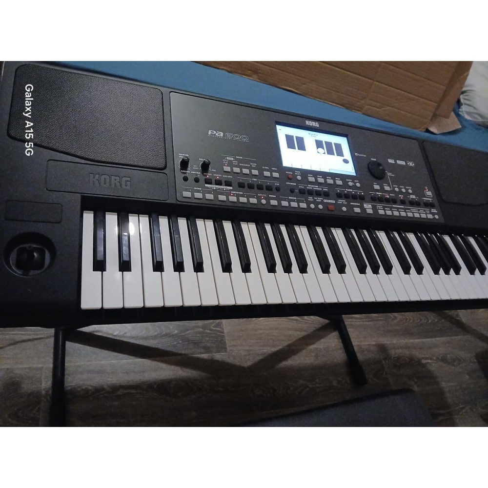 Korg pa600