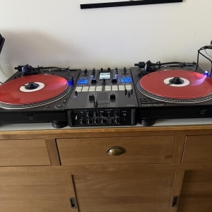 1 TABLE PIONEER DJM S11 LIMITED + 2 PLATINES PIONEER -PLX-CRSS12