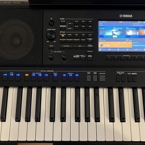 Yamaha PSR SX900 + Jamo A30Sub