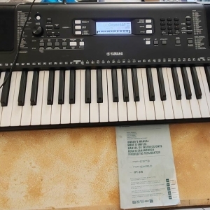 Yamaha PSR-E373