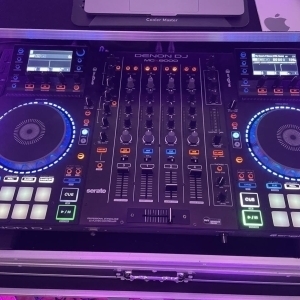 Denon MCX 800 Controleur + Flight Case