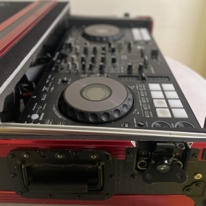 Ddj 800 pioneer + flight case