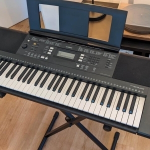 Yamaha PSR E343