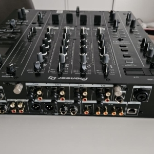 DJM A9 Table de mixage Professionel avec saccoche