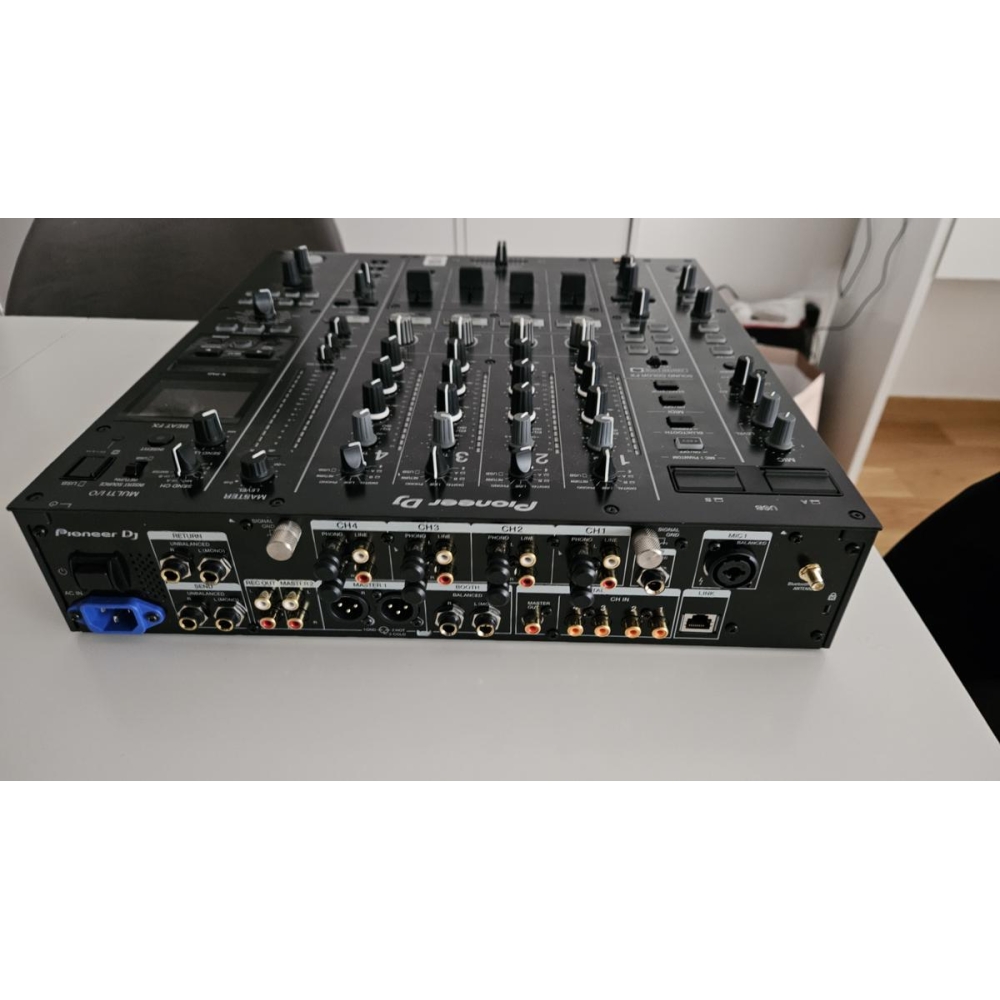 DJM A9 Table de mixage Professionel avec saccoche