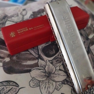 Harmonica chromatique hohner 16 trous