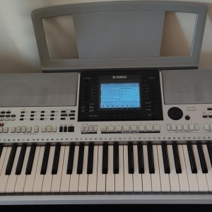 Yamaha PSR S900