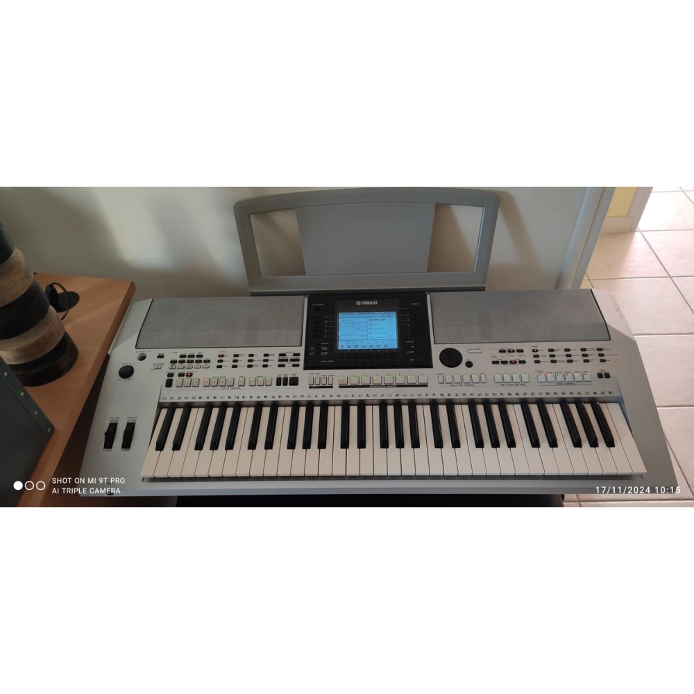 Yamaha PSR S900