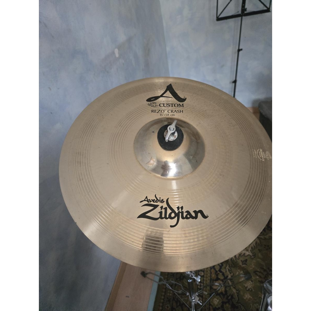 Zildjian A-Custom Crash 15" bon état avec pied.