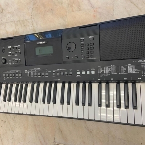 Yamaha PSR-E463