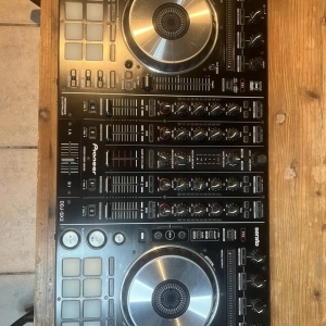 Pioneer Contrôleur DDJ-SX + enceintes