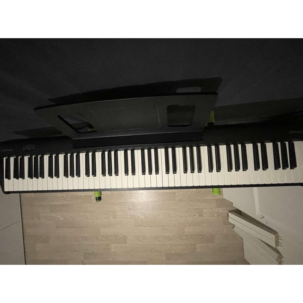 Roland FP-10  piano