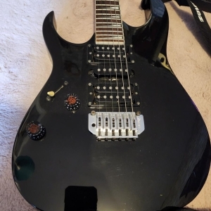 Ibanez Guitare gaucher avec Ampli Marshall MG15