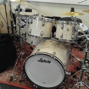 Ludwig Classic Maple Vintage White Batterie