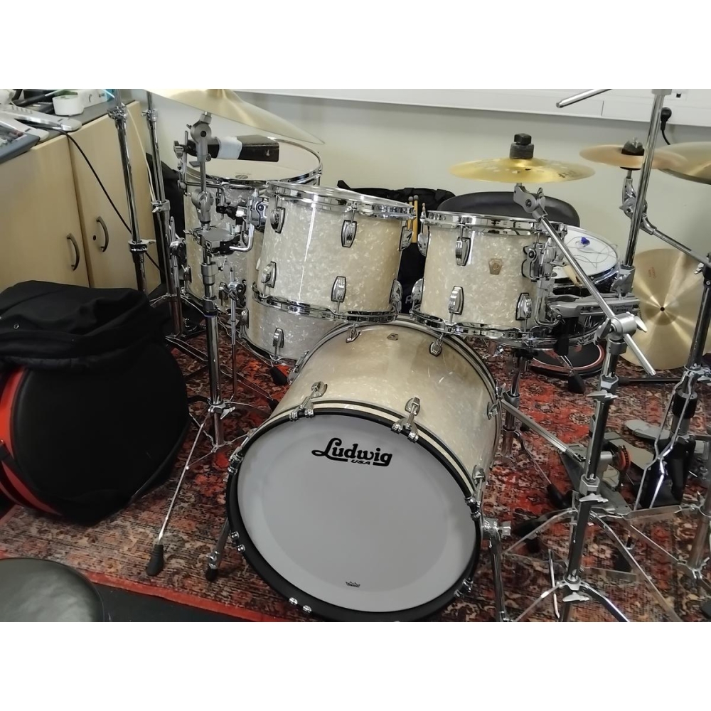 Ludwig Classic Maple Vintage White Batterie